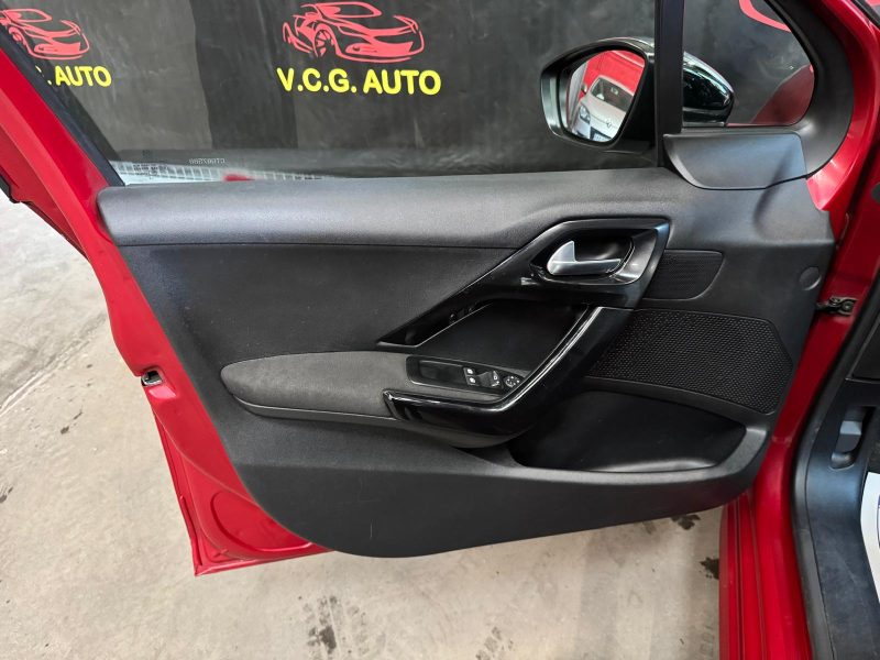 PEUGEOT 208 1.2 VTi 82 Active 