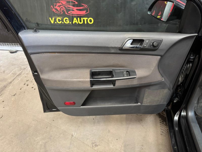 VOLKSWAGEN POLO 1.4i 80 Confortline