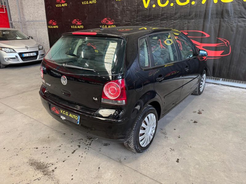 VOLKSWAGEN POLO 1.4i 80 Confortline