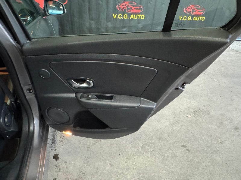 RENAULT MEGANE ESTATE 1.9 DCI 130 Privilege 