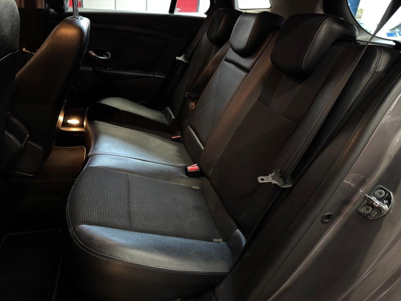 RENAULT MEGANE ESTATE 1.9 DCI 130 Privilege 