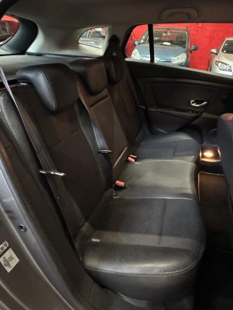 RENAULT MEGANE ESTATE 1.9 DCI 130 Privilege 