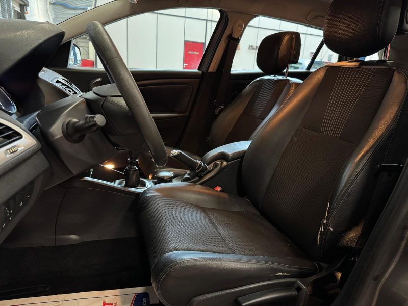 RENAULT MEGANE ESTATE 1.9 DCI 130 Privilege 