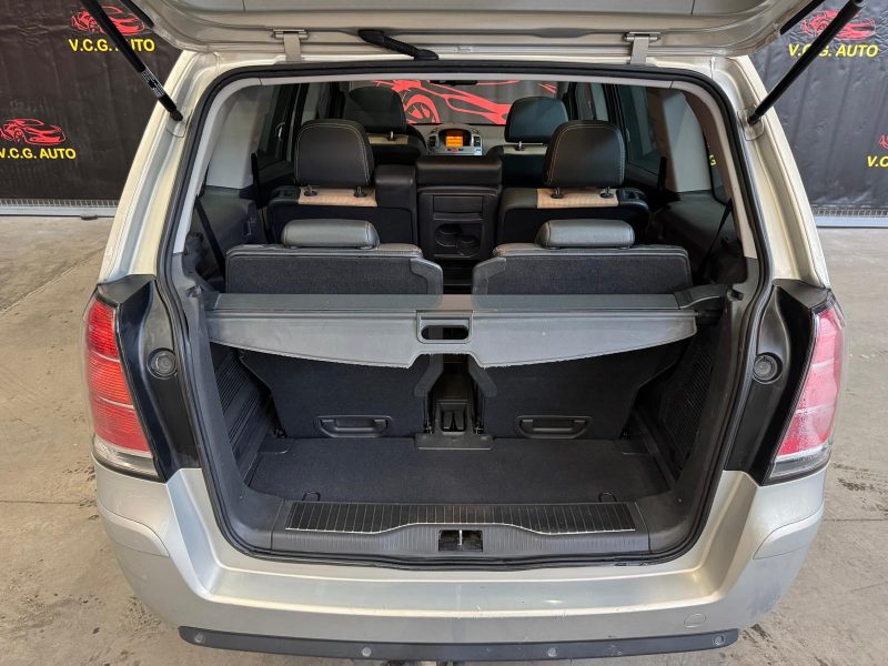 OPEL ZAFIRA 1.9 CDTI 120 Cosmo Pack 