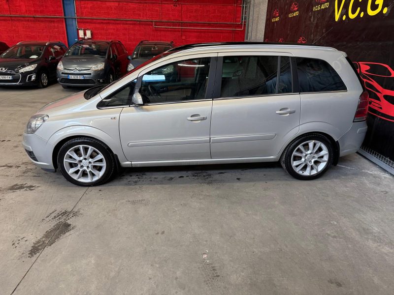 OPEL ZAFIRA 1.9 CDTI 120 Cosmo Pack 