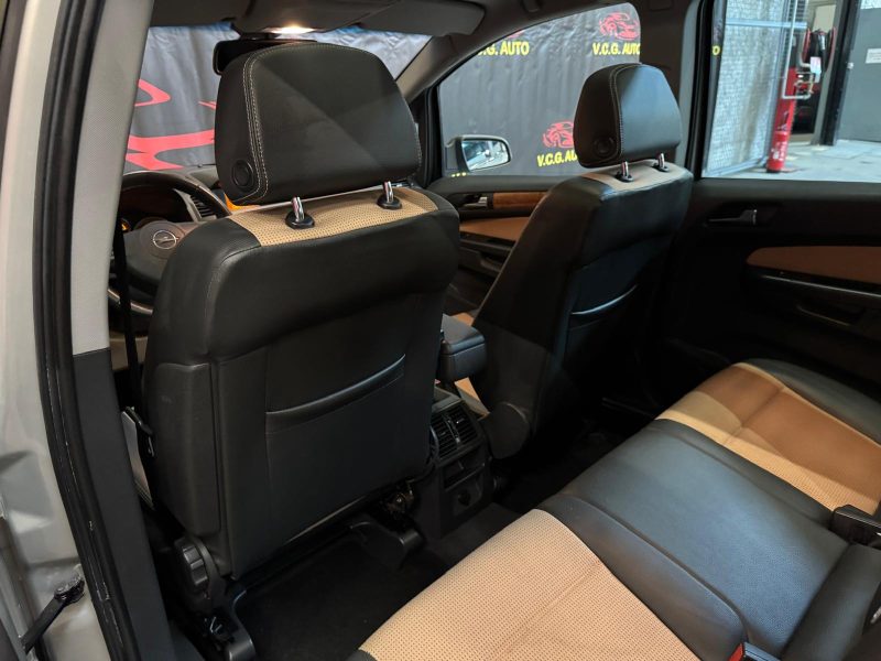 OPEL ZAFIRA 1.9 CDTI 120 Cosmo Pack 