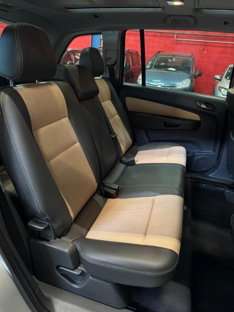 OPEL ZAFIRA 1.9 CDTI 120 Cosmo Pack 