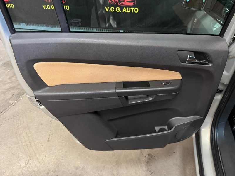 OPEL ZAFIRA 1.9 CDTI 120 Cosmo Pack 