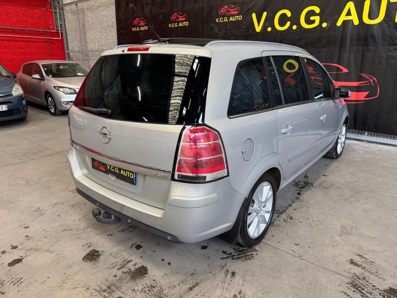 OPEL ZAFIRA 1.9 CDTI 120 Cosmo Pack 
