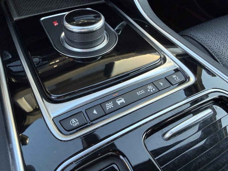 JAGUAR XF 2.0D E-PERFORMANCE 163 CUIR / TOIT OUVRANT / SIEGES CHAUFFANTS