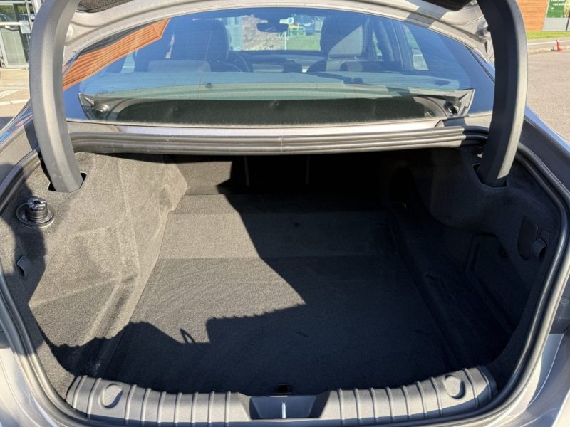 JAGUAR XF 2.0D E-PERFORMANCE 163 CUIR / TOIT OUVRANT / SIEGES CHAUFFANTS