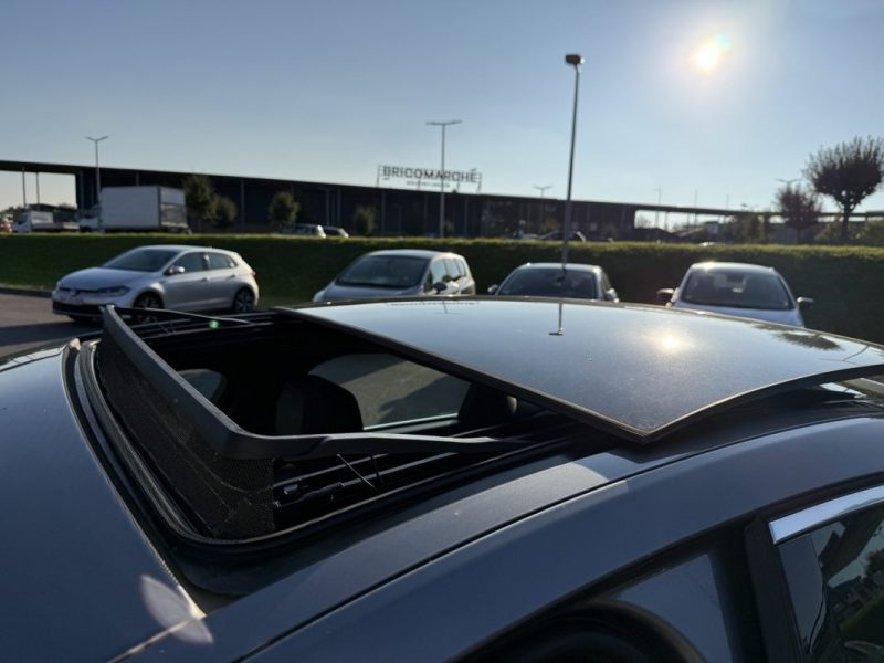 JAGUAR XF 2.0D E-PERFORMANCE 163 CUIR / TOIT OUVRANT / SIEGES CHAUFFANTS