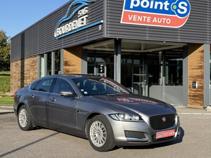 JAGUAR XF 2.0D E-PERFORMANCE 163 CUIR / TOIT OUVRANT / SIEGES CHAUFFANTS
