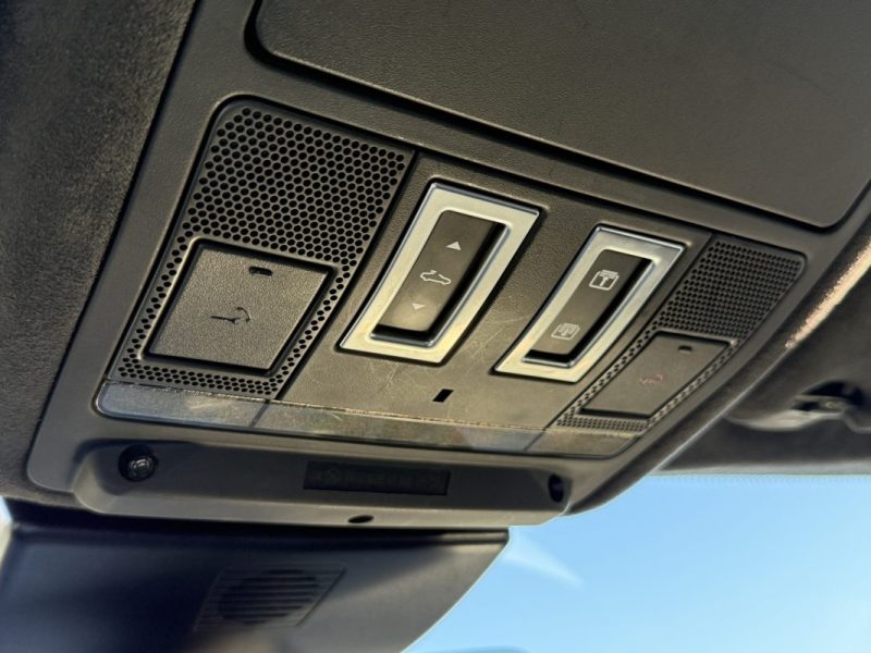 JAGUAR XF 2.0D E-PERFORMANCE 163 CUIR / TOIT OUVRANT / SIEGES CHAUFFANTS