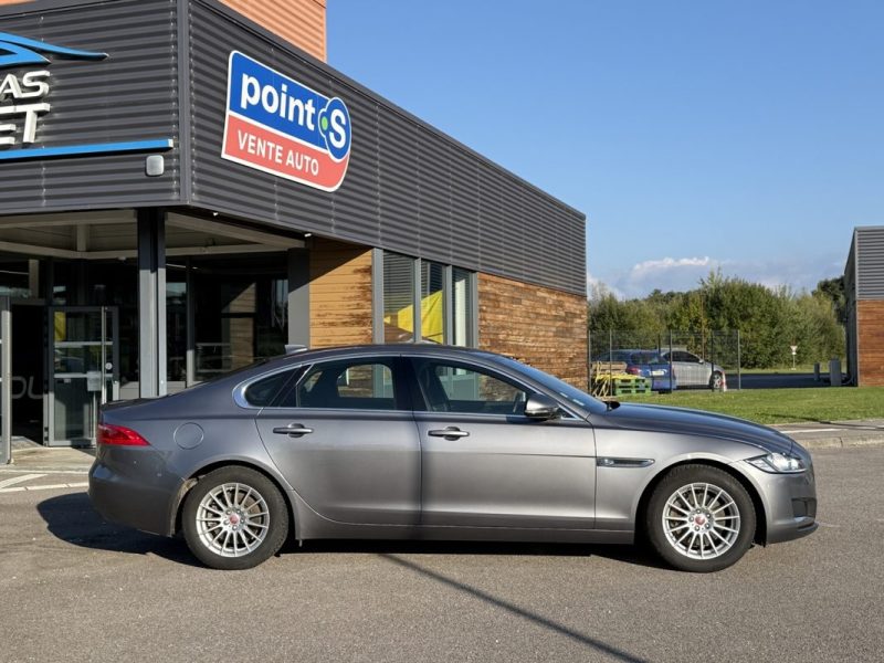 JAGUAR XF 2.0D E-PERFORMANCE 163 CUIR / TOIT OUVRANT / SIEGES CHAUFFANTS