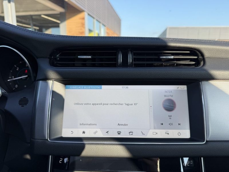 JAGUAR XF 2.0D E-PERFORMANCE 163 CUIR / TOIT OUVRANT / SIEGES CHAUFFANTS