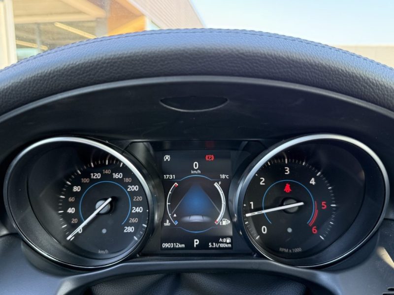 JAGUAR XF 2.0D E-PERFORMANCE 163 CUIR / TOIT OUVRANT / SIEGES CHAUFFANTS