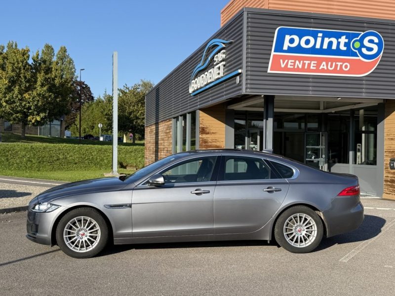JAGUAR XF 2.0D E-PERFORMANCE 163 CUIR / TOIT OUVRANT / SIEGES CHAUFFANTS