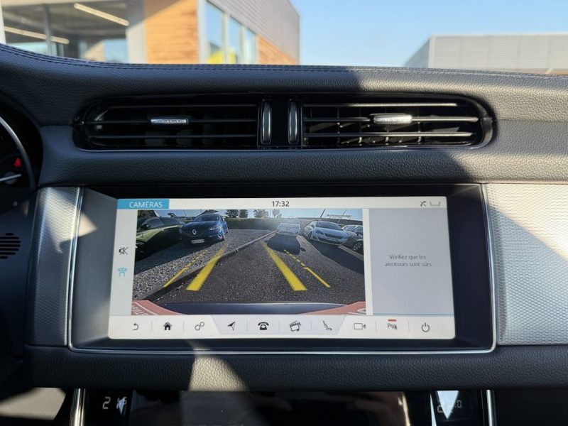 JAGUAR XF 2.0D E-PERFORMANCE 163 CUIR / TOIT OUVRANT / SIEGES CHAUFFANTS