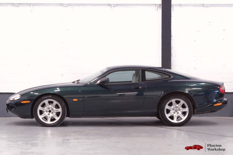 JAGUAR XK8 COUPE 4.0L 