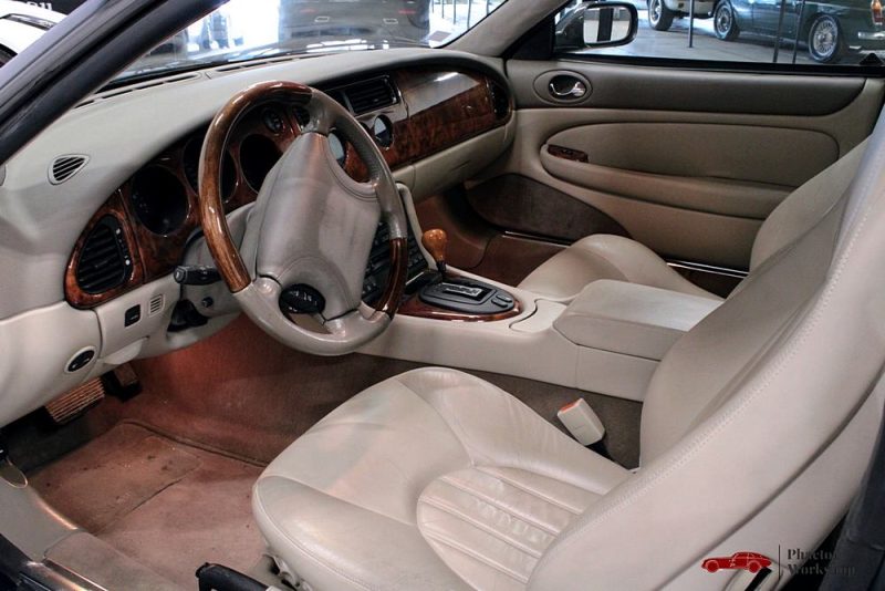 JAGUAR XK8 COUPE 4.0L 