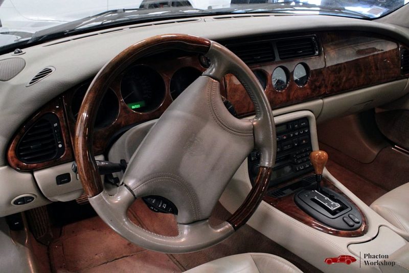 JAGUAR XK8 COUPE 4.0L 