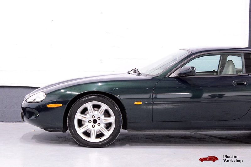 JAGUAR XK8 COUPE 4.0L 