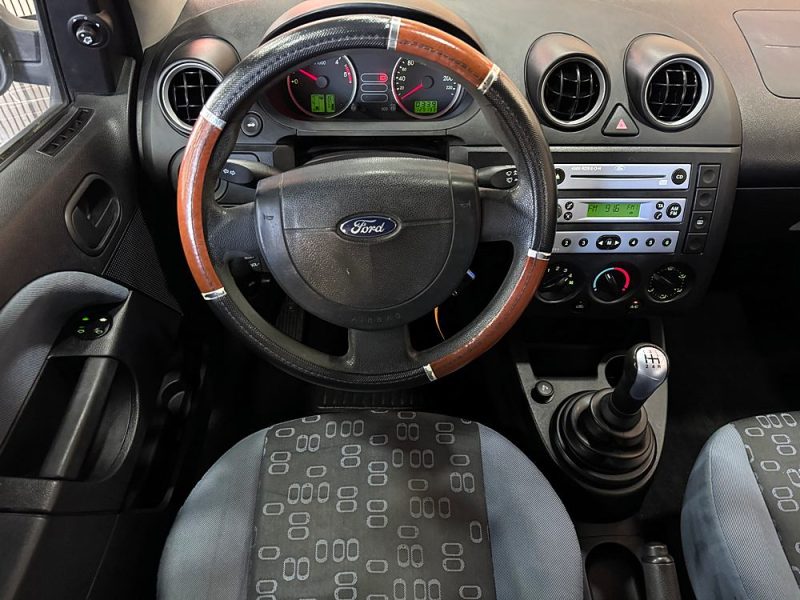 FORD FIESTA 2005