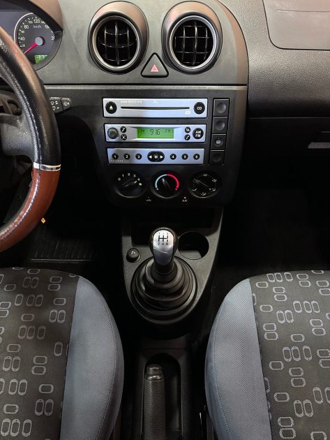 FORD FIESTA 2005