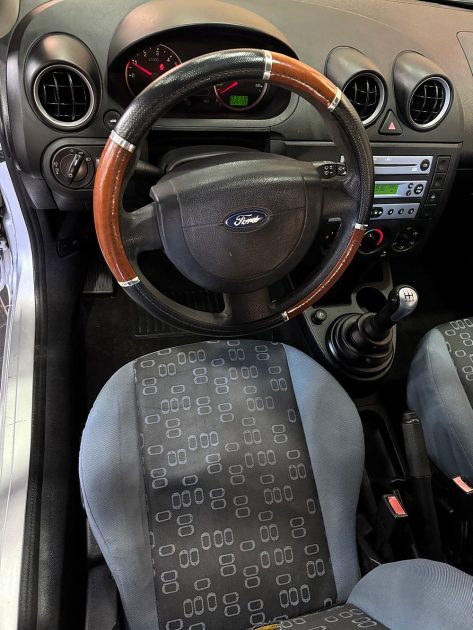 FORD FIESTA 2005