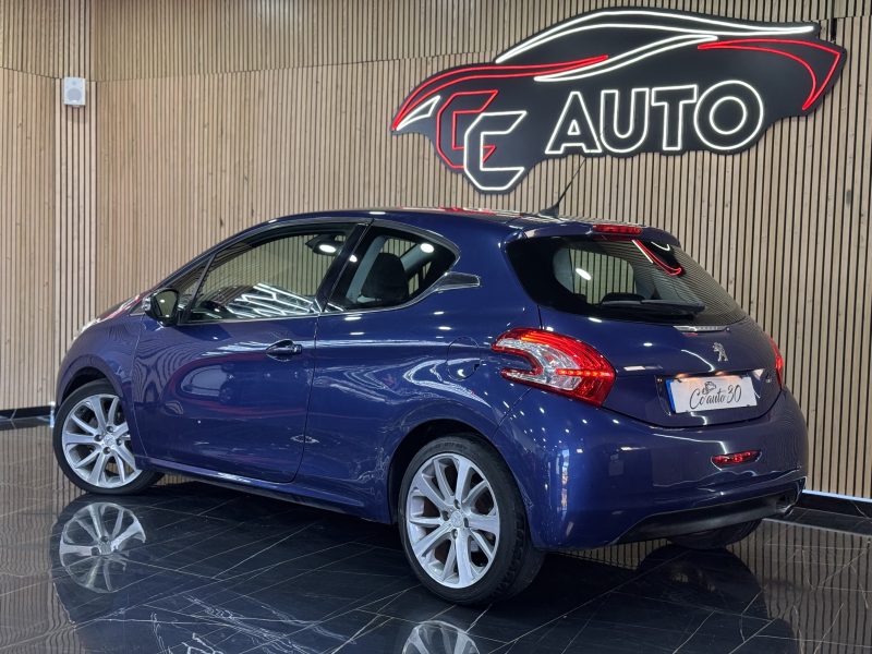 PEUGEOT 208  2012
