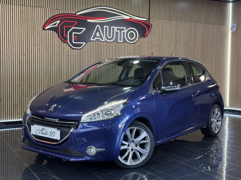 PEUGEOT 208  2012