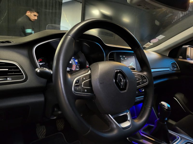 RENAULT MEGANE IV 1.2 TCE 130cv INTENS / CAMERA / AFFICHAGE TETE HAUTE / KEYLESS