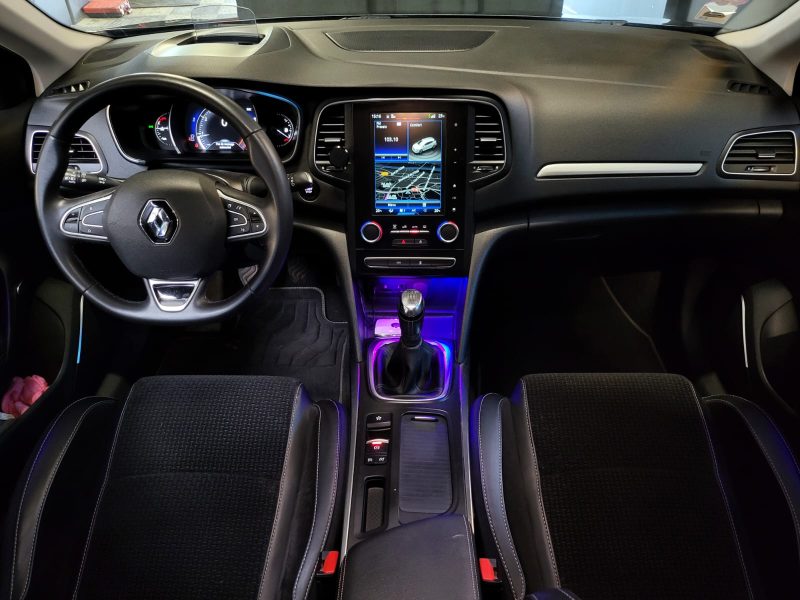 RENAULT MEGANE IV 1.2 TCE 130cv INTENS / CAMERA / AFFICHAGE TETE HAUTE / KEYLESS