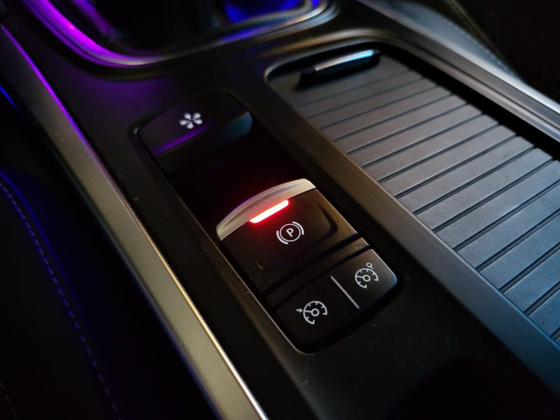 RENAULT MEGANE IV 1.2 TCE 130cv INTENS / CAMERA / AFFICHAGE TETE HAUTE / KEYLESS