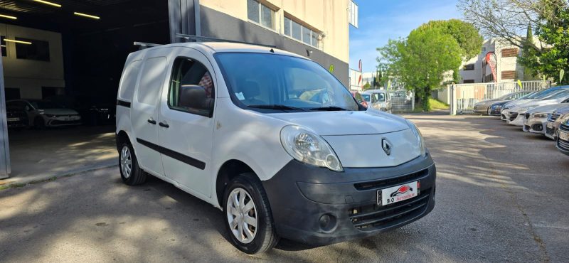 Renault Kangoo 1.5 dCi - 70 CH, Blanc, 5 cv, 3portes + porte latéral, *Galerie de toit*, *Clim*, *Bl
