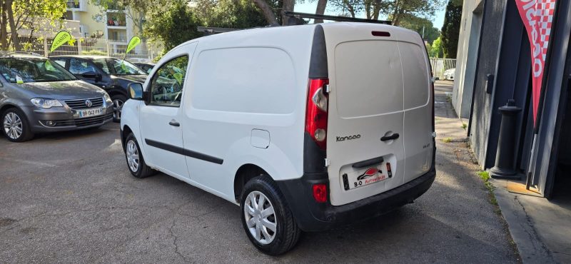 Renault Kangoo 1.5 dCi - 70 CH, Blanc, 5 cv, 3portes + porte latéral, *Galerie de toit*, *Clim*, *Bl