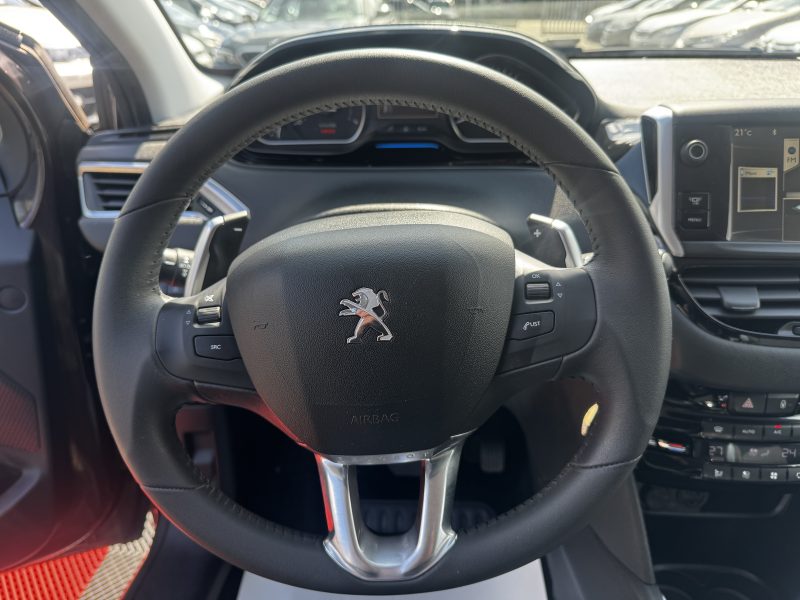 PEUGEOT 208 2013