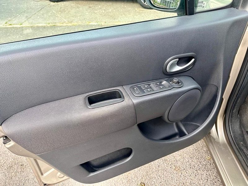 RENAULT GRAND MODUS 2012