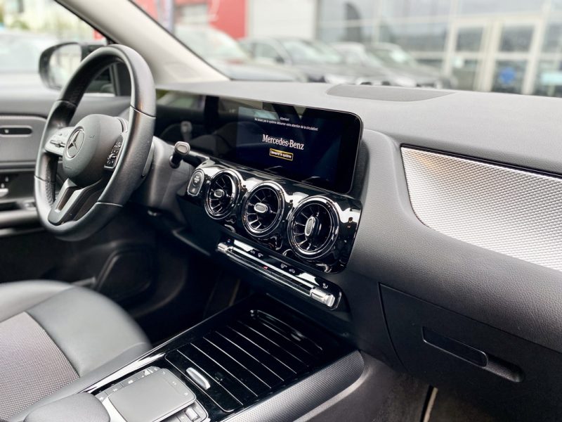 MERCEDES GLA II 2.0 200 D 150 BUSINESS LINE