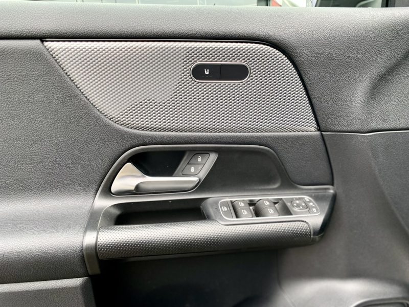 MERCEDES GLA II 2.0 200 D 150 BUSINESS LINE