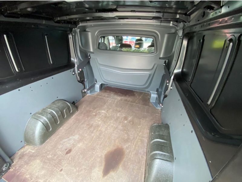 NISSAN NV300 2018 1.6 Dci 145CV 6 Places / Moteur à Chaine / Etat Neuf