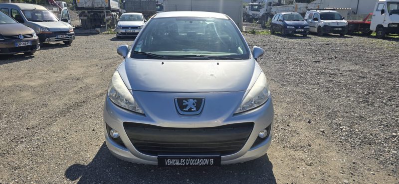  À VENDRE - PEUGEOT 207+ 1.4e 75ch
