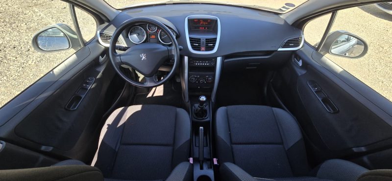  À VENDRE - PEUGEOT 207+ 1.4e 75ch