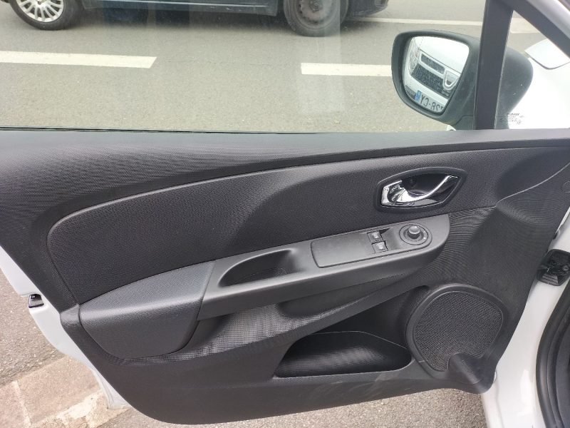 RENAULT CLIO SOCIETE 2015