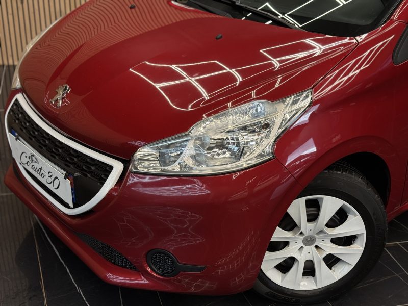 PEUGEOT 208 2015