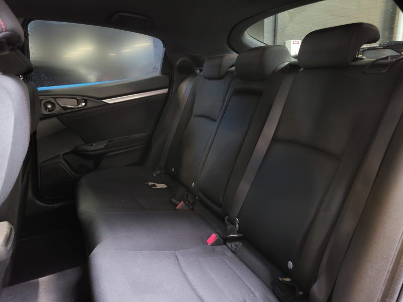 HONDA CIVIC 1.0 VTEC 127 CV SPORT LINE / TOIT OUVRANT / SIEGES CHAUFFANTS / CAMERA DE RECUL / ANGLE 