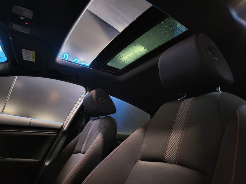 HONDA CIVIC 1.0 VTEC 127 CV SPORT LINE / TOIT OUVRANT / SIEGES CHAUFFANTS / CAMERA DE RECUL / ANGLE 