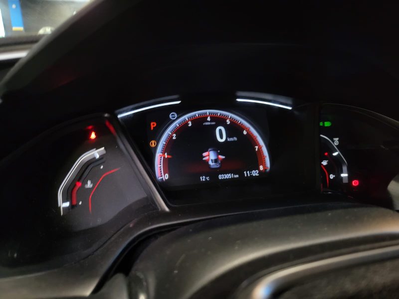 HONDA CIVIC 1.0 VTEC 127 CV SPORT LINE / TOIT OUVRANT / SIEGES CHAUFFANTS / CAMERA DE RECUL / ANGLE 