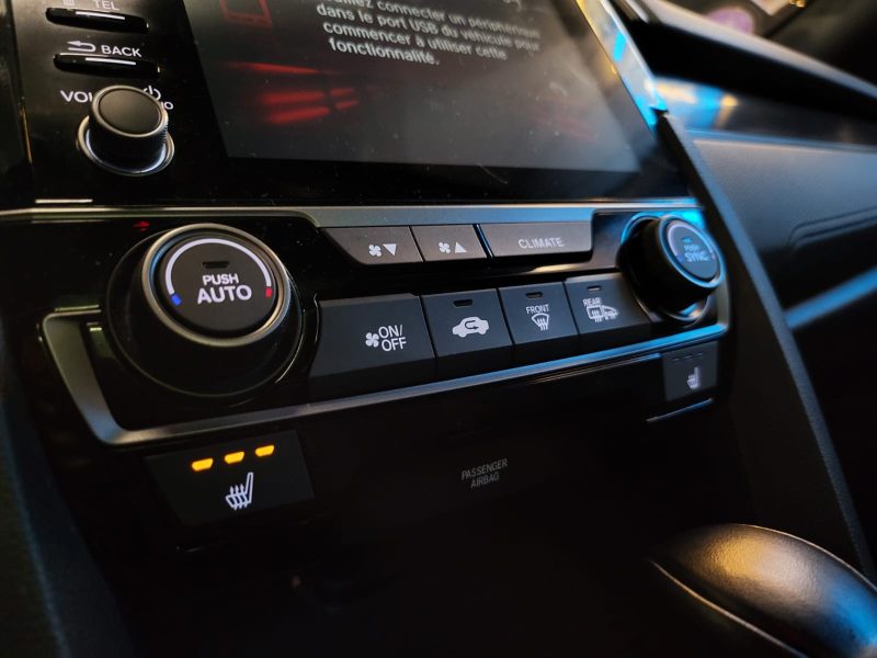 HONDA CIVIC 1.0 VTEC 127 CV SPORT LINE / TOIT OUVRANT / SIEGES CHAUFFANTS / CAMERA DE RECUL / ANGLE 